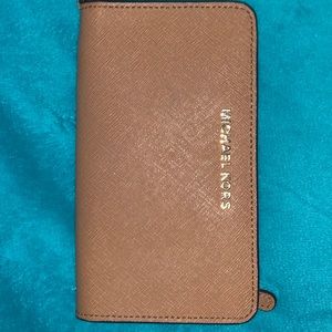 Tan Micheal kors wallet